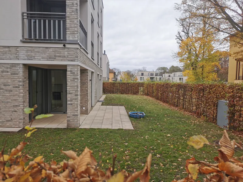 Sonnendurchflutete Wohnung mit Garten und Miele-EBK am Schlosspark Schönhausen — photo 1
